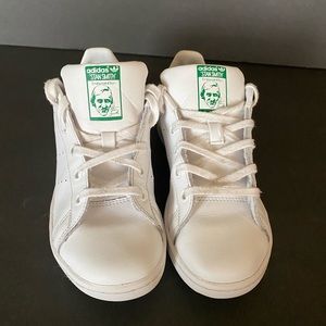 Adidas Endorsed by Stan Smith Youth Size 3 White Leather Shoes Ex. Cond..